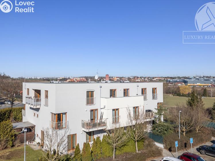 Prodej bytu 1+KK Zbuzany, Lomená č. 17