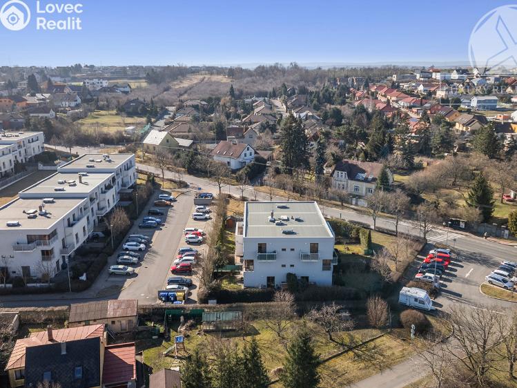 Prodej bytu 1+KK Zbuzany, Lomená č. 18