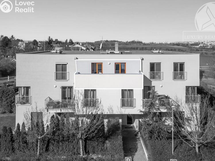 Prodej bytu 1+KK Zbuzany, Lomená č. 20