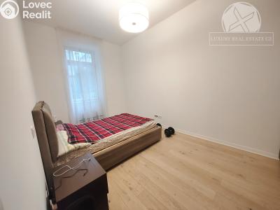Sale apartment 2+KK Praha, Kmochova č. 4
