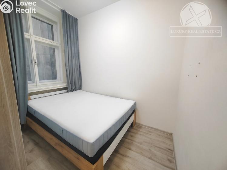 Pronájem bytu 2+KK Praha, Školská č. 8