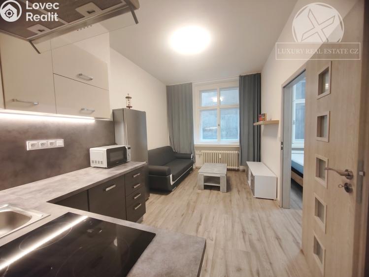 Оренда квартири 2+KK Praha, Školská č. 1