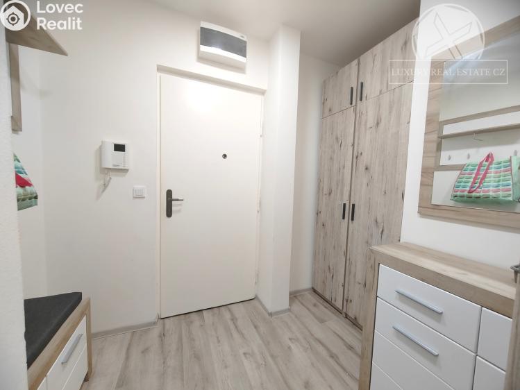 Оренда квартири 2+KK Praha, Školská č. 11