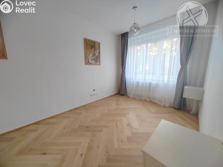 Pronájem bytu 2+1 Praha, Podolská č. 8