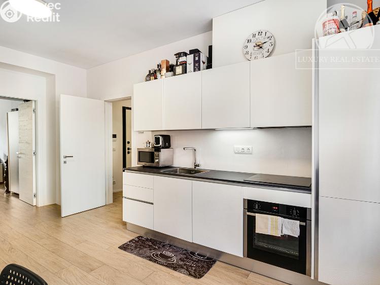 Prodej bytu 3+KK Praha, Na výběžku č. 2