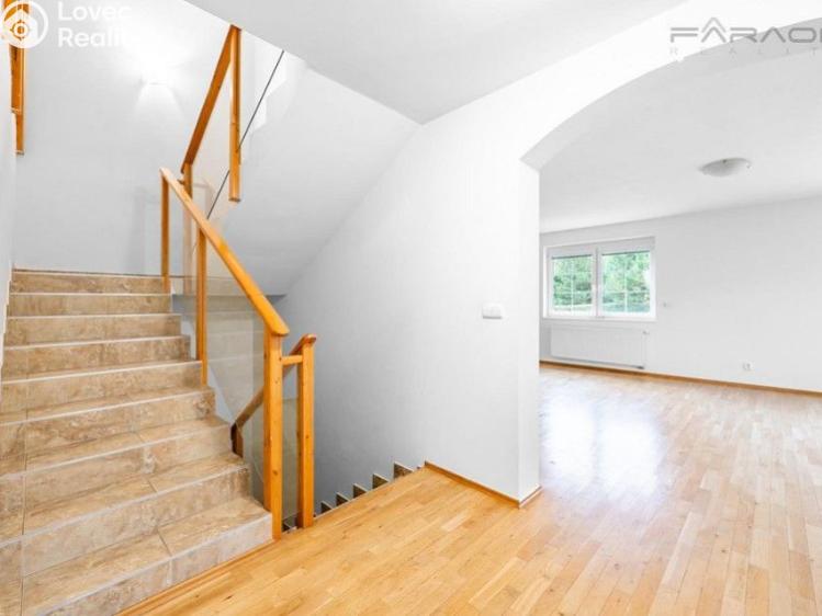 Pronájem kanceláře Průhonice, Pod Valem II. č. 14