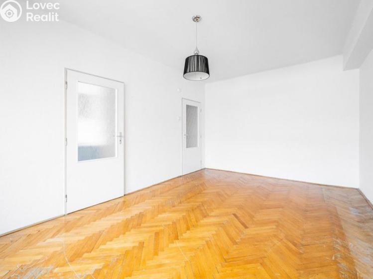 Sale apartment 2+1 Praha, Slezská č. 2