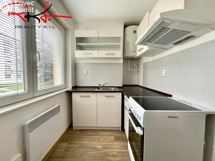 Sale apartment 1+1 Milovice, Spojovací č. 1