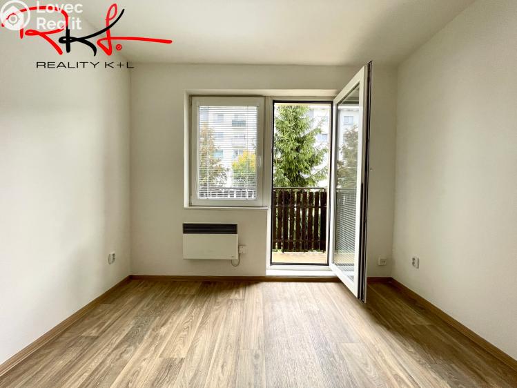 Sale apartment 1+1 Milovice, Spojovací č. 7