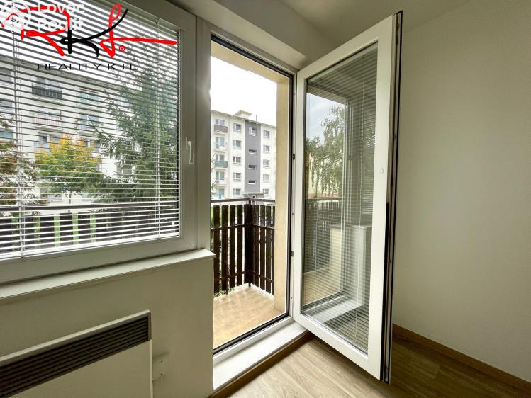 Sale apartment 1+1 Milovice, Spojovací č. 8