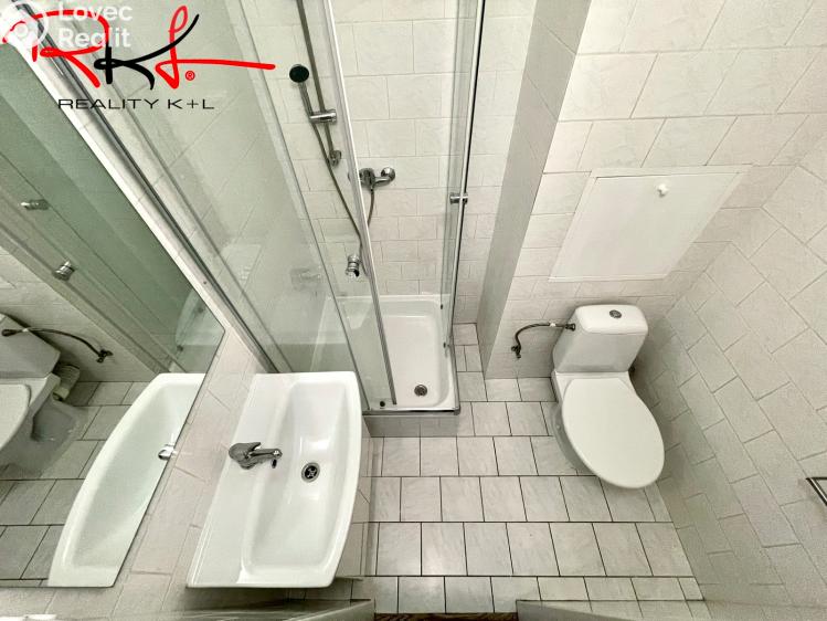 Sale apartment 1+1 Milovice, Spojovací č. 11