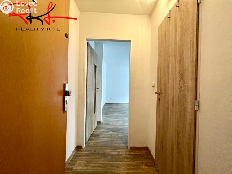 Sale apartment 1+1 Milovice, Spojovací č. 13