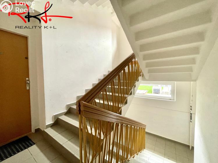 Sale apartment 1+1 Milovice, Spojovací č. 14