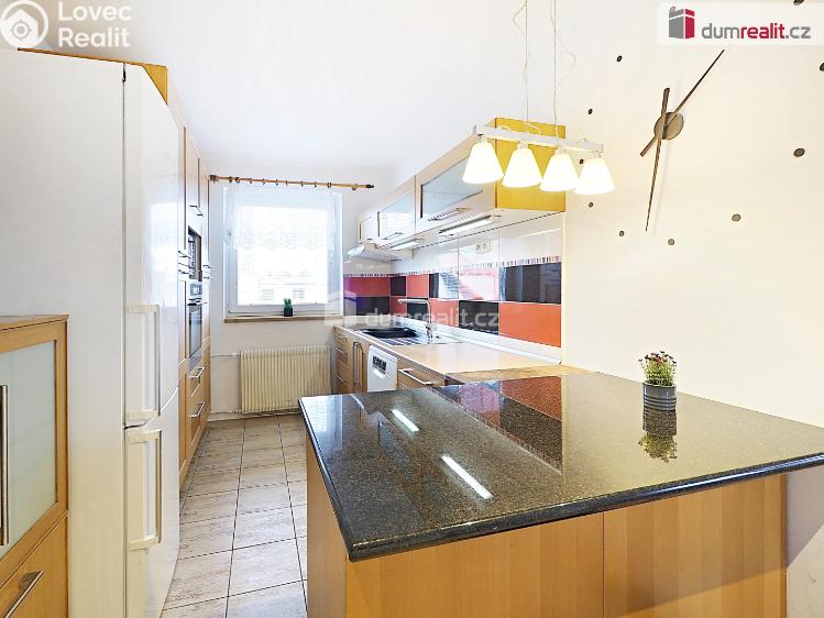 Продаж сімейного будинку Neratovice, Bří Čapků č. 3