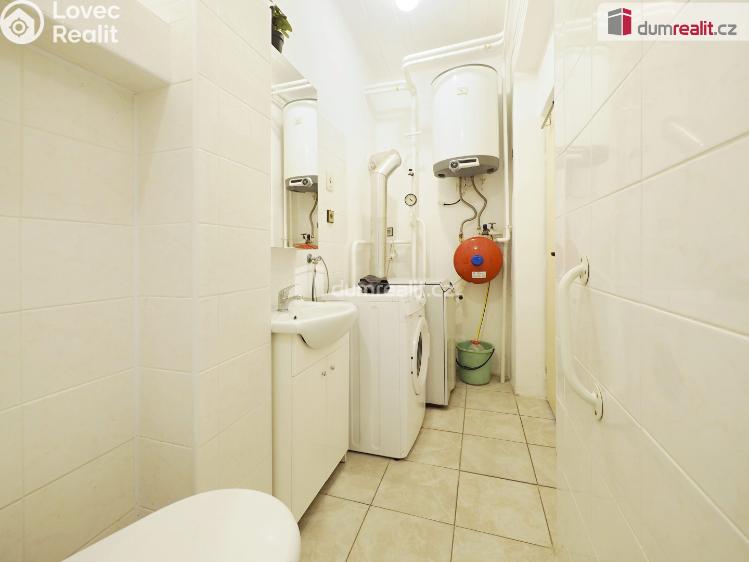 Продаж сімейного будинку Neratovice, Bří Čapků č. 15