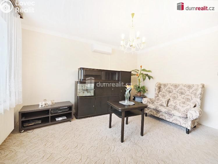 Продаж сімейного будинку Neratovice, Bří Čapků č. 17