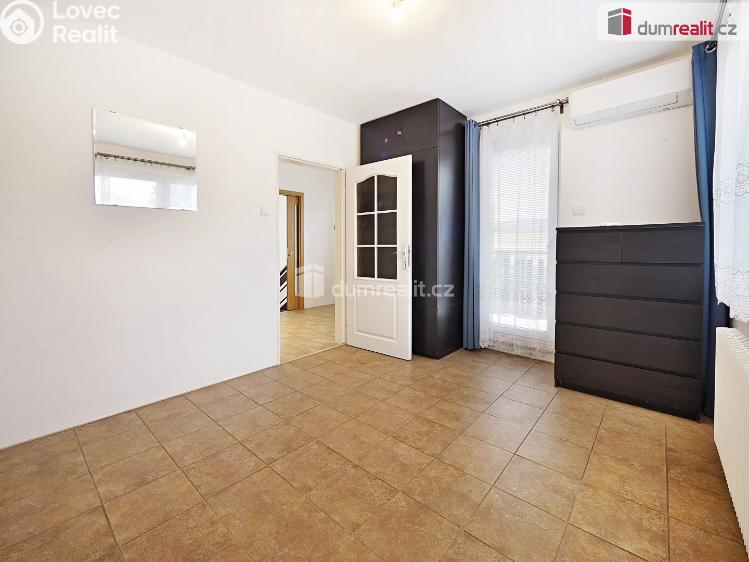 Продаж сімейного будинку Neratovice, Bří Čapků č. 29