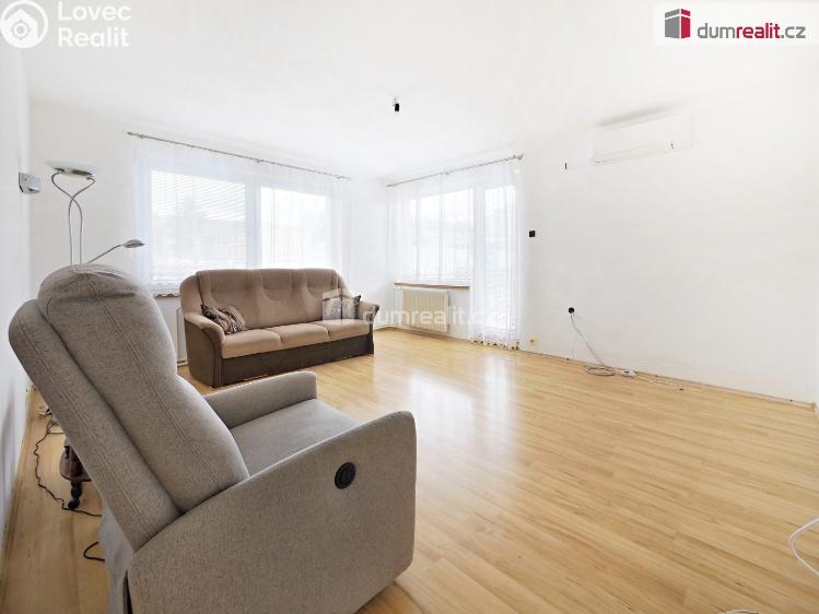 Продаж сімейного будинку Neratovice, Bří Čapků č. 30