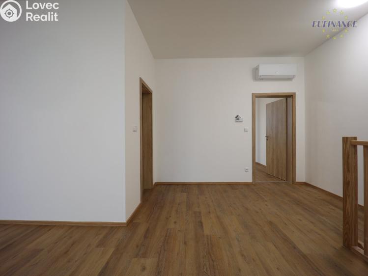 Pronájem bytu 3+KK Kladno, Jana Palacha č. 12