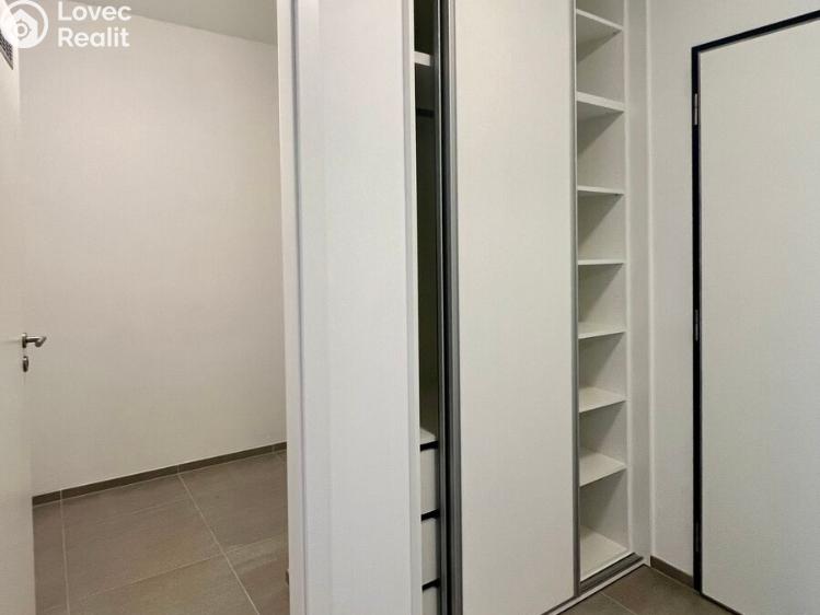 Pronájem bytu 2+KK Praha, Milánská č. 9