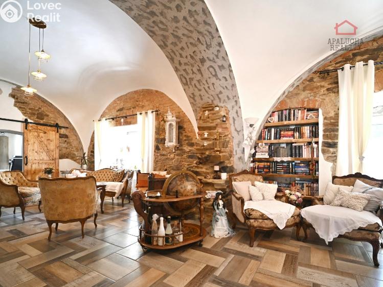 Sale historical properties Malotice č. 3