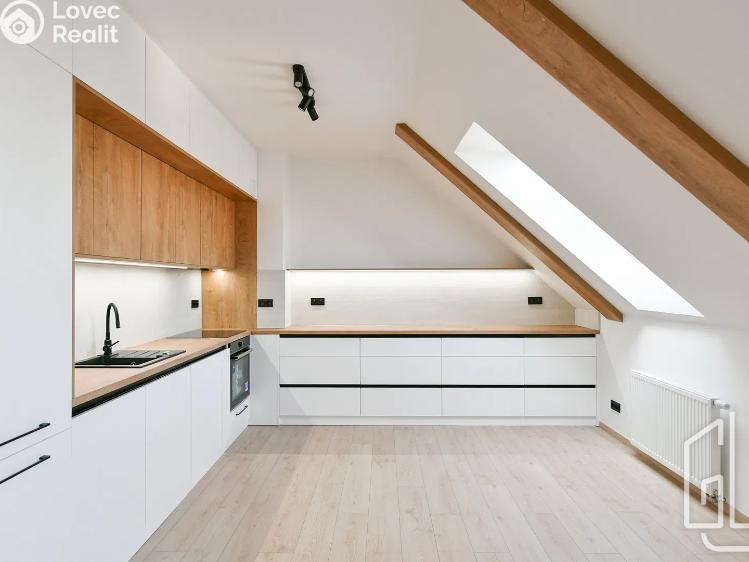 Pronájem bytu 4+KK Praha, Bartoškova č. 1