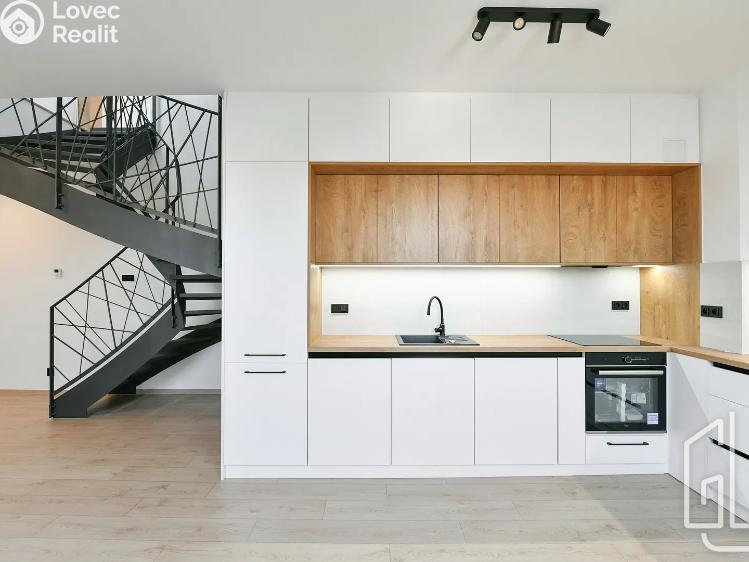 Pronájem bytu 4+KK Praha, Bartoškova č. 5