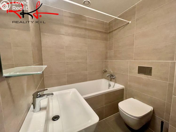 Pronájem bytu 1+KK Praha, U průhonu 1624/1b č. 4