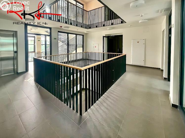 Pronájem bytu 1+KK Praha, U průhonu 1624/1b č. 7