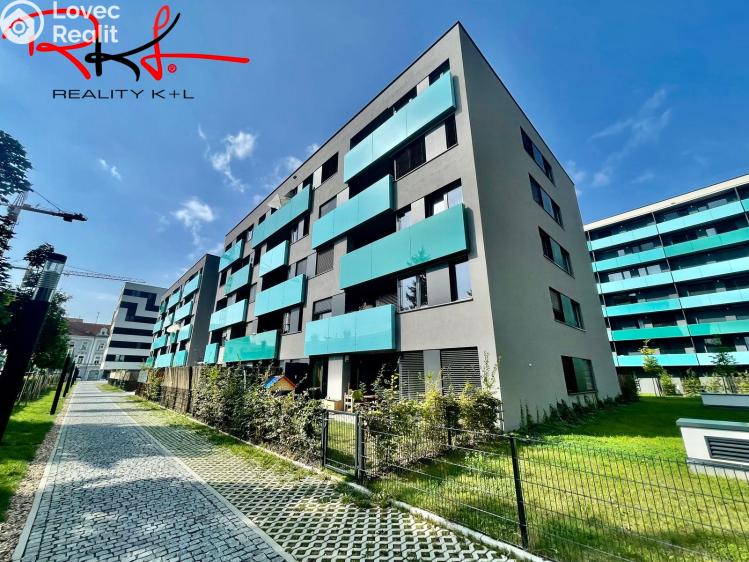 Pronájem bytu 1+KK Praha, U průhonu 1624/1b č. 9