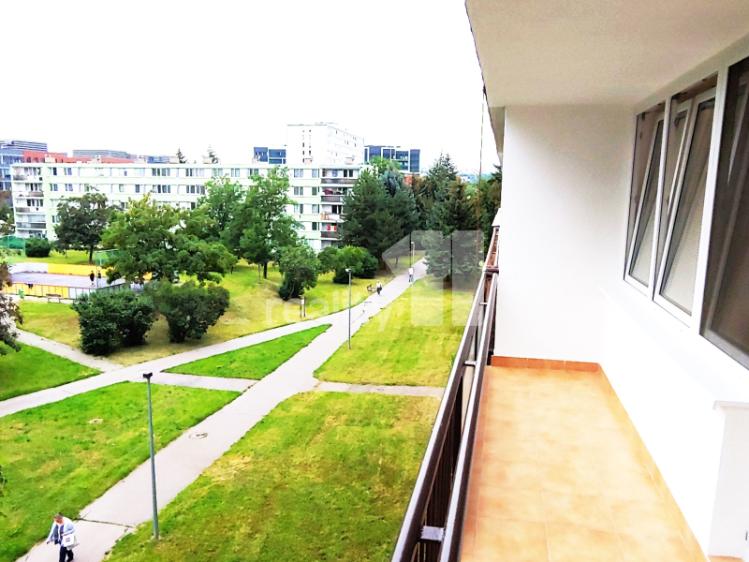 Pronájem bytu 3+KK Praha 8, Nekvasilova č. 10