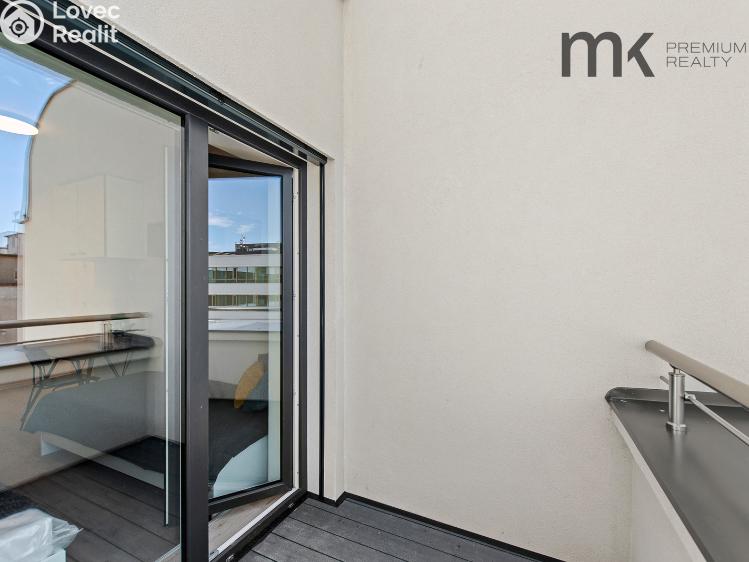 Pronájem bytu 1+KK Praha, Na bitevní pláni 1185/40 č. 10