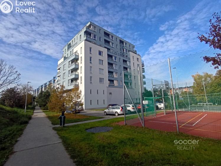 Prodej garážového stání Praha, Přeštická č. 10