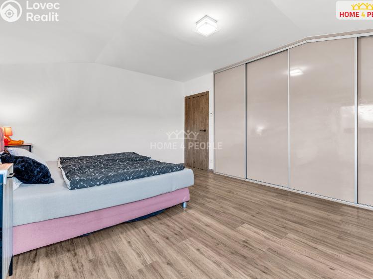 Prodej rodinného domu Praha-Koloděje, Podzámecká č. 30