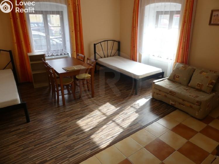 Prodej činžovního domu Netolice, Staré Město 133 č. 8