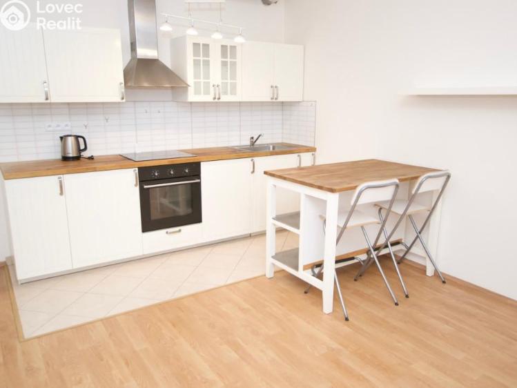 Pronájem bytu 1+KK Praha, Mantovská č. 1