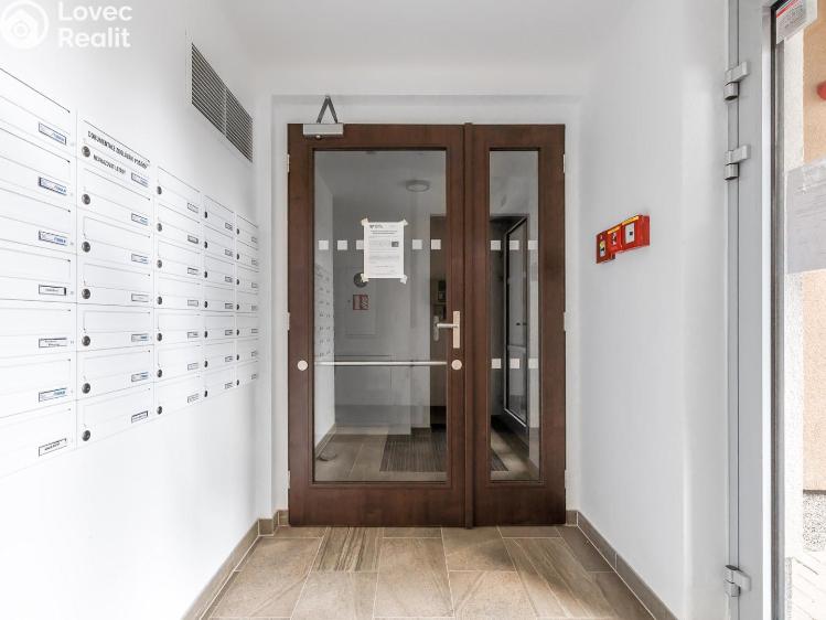 Pronájem bytu 1+KK Praha, Mantovská č. 3