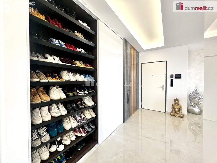 Prodej bytu 3+KK Praha-Štěrboholy, K učilišti č. 5