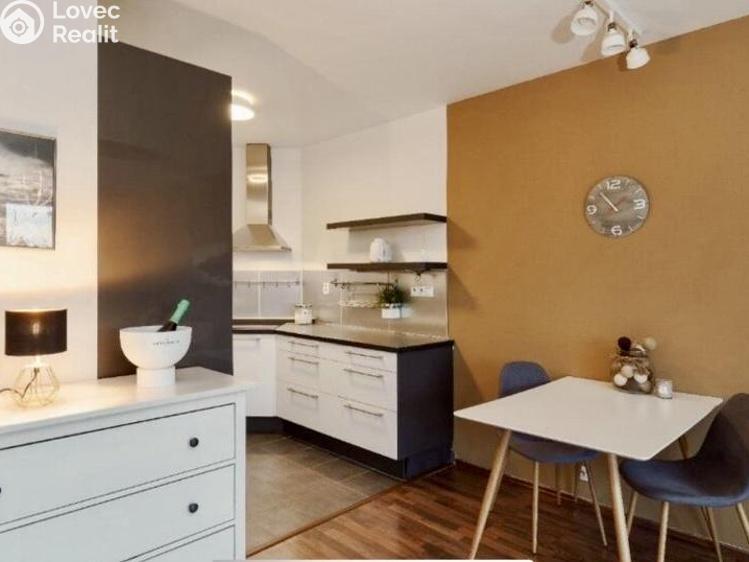 Pronájem bytu 2+KK Praha, Biskupcova č. 9