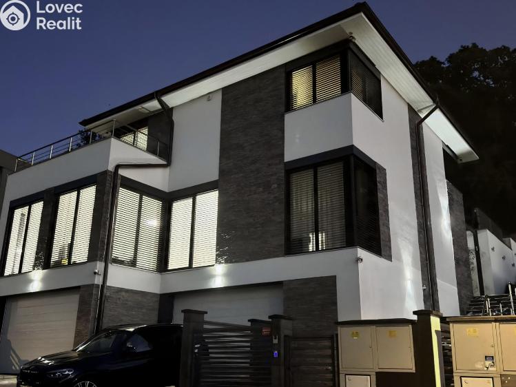 Prodej rodinného domu Praha, Dostálova 2389/14 č. 17