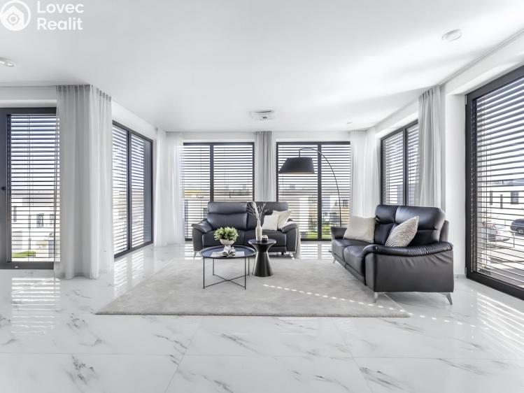 Prodej rodinného domu Praha, Dostálova 2389/14 č. 1