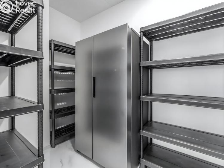 Prodej rodinného domu Praha, Dostálova 2389/14 č. 8