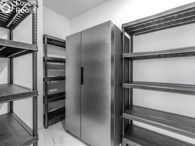 Продаж сімейного будинку Praha, Dostálova č. 8
