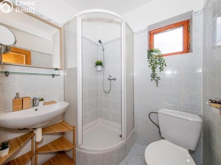 Pronájem bytu 2+KK Praha, U Santošky 933/20 č. 8
