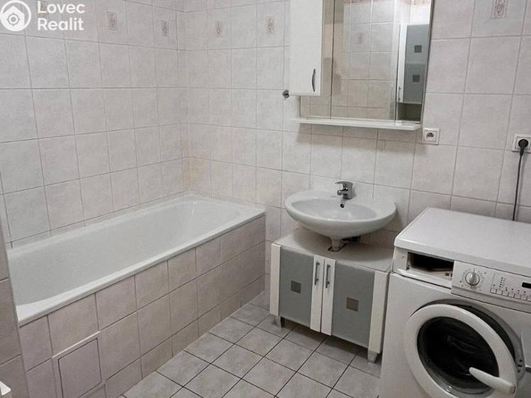 Pronájem bytu 2+KK Praha, Bechlínská č. 6