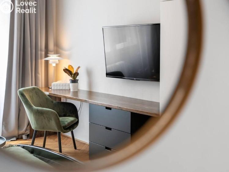 Pronájem bytu 4+1 Praha, Dlouhá č. 4