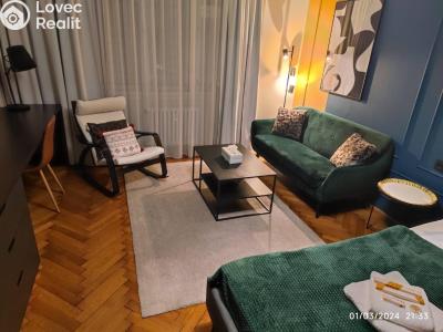 Pronájem bytu 4+1 Praha, Dlouhá č. 1