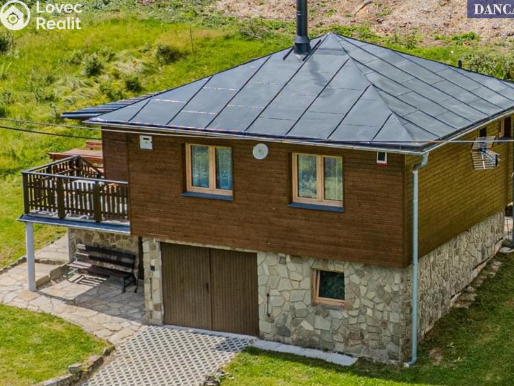 Sale hut Trojanovice č. 1