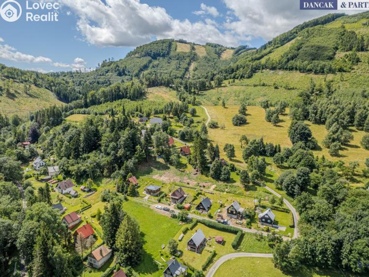 Sale hut Trojanovice č. 12