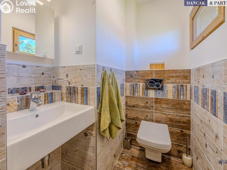 Sale hut Trojanovice č. 21